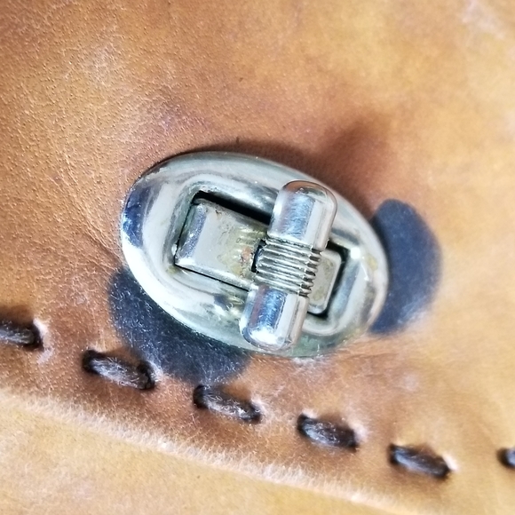 Vintage 1970s Tooled Leather Shoulder Bag - Picture 12 of 16